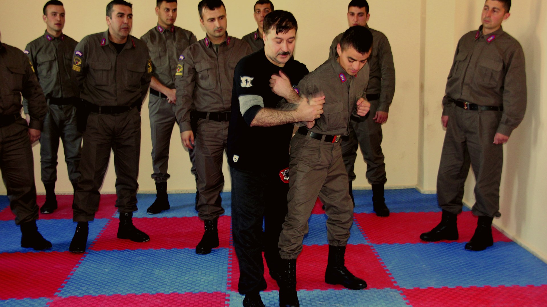 Hankando dövüş sanatları antrenmanı